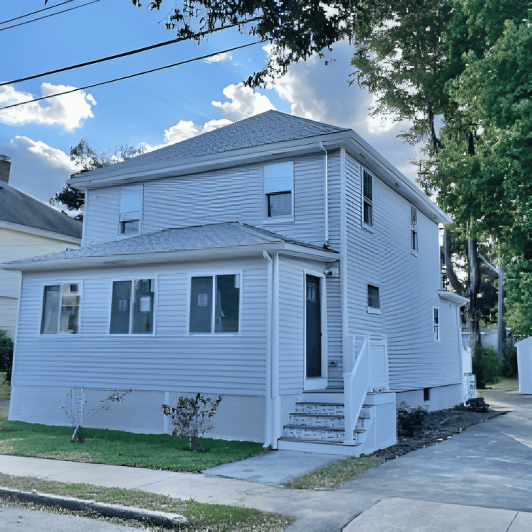 Tastefully Renovated 3Bedroom, 2 Full Bath Home in Natick, MA